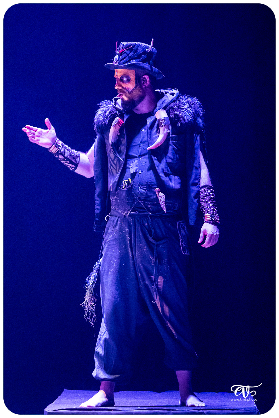 THE PRIMITALS (YLLANA & PRIMITAL BROTHERS)